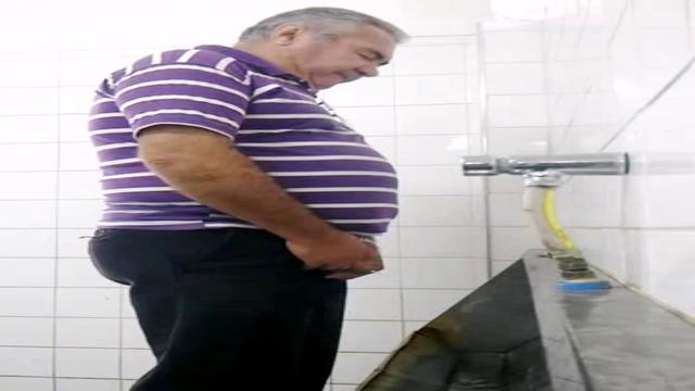 Pissing #102