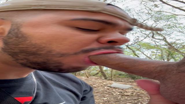 Mamando roludo na trilha 