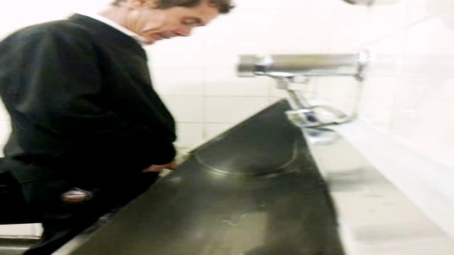 Pissing #4