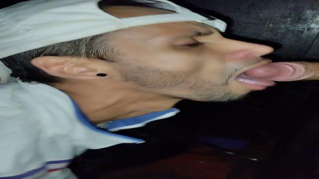 Giving to TWO Pauzudo in the cabin of the center of Sp