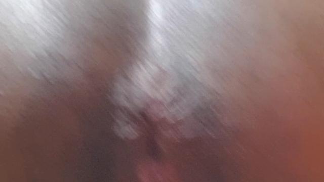 Mlk puto exibindo o buraco 