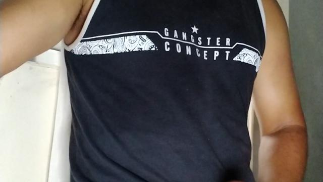 Tesão depois de um treino de academia.