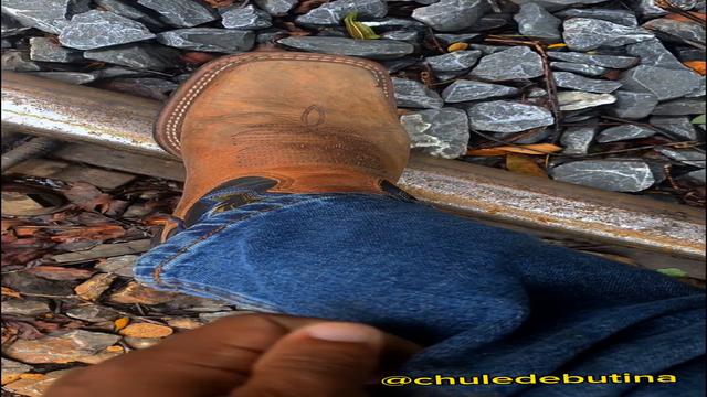 74 - Cheira meu chulézão