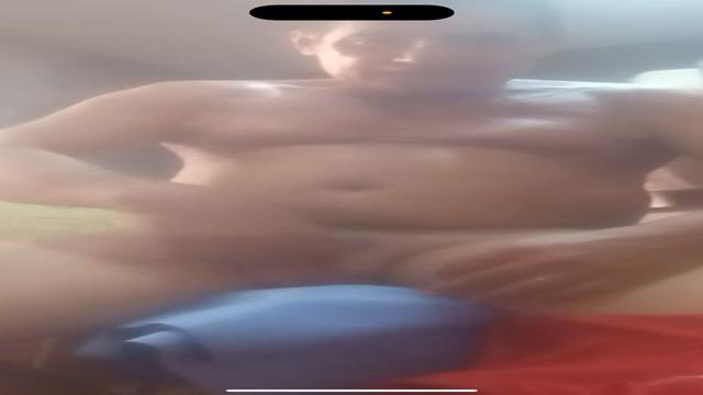 Olha ele aí dinovo com mais um vídeo inédito .. ele ...