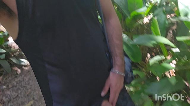 Esperando alguém oara me mamar no parque.