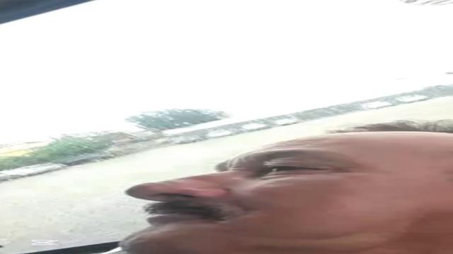 Esse coroa começou a trabalhar num caminhão não deu ...