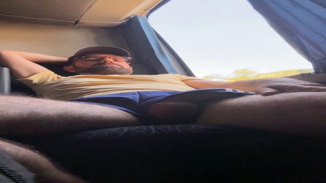 Vídeo 3 de 24 - exibindo o pau no onibus