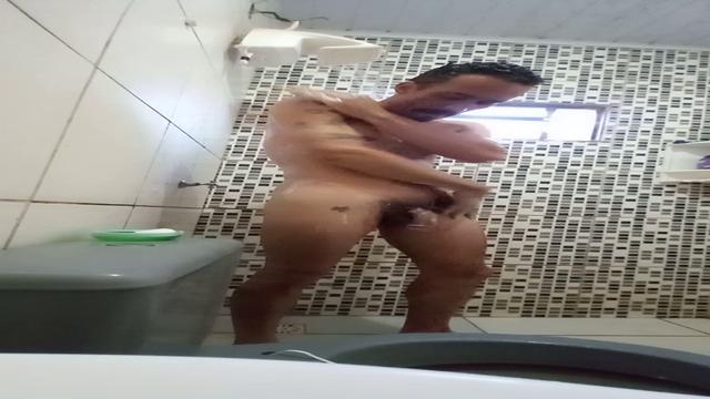 Banho gostoso de manhã após acordar. 