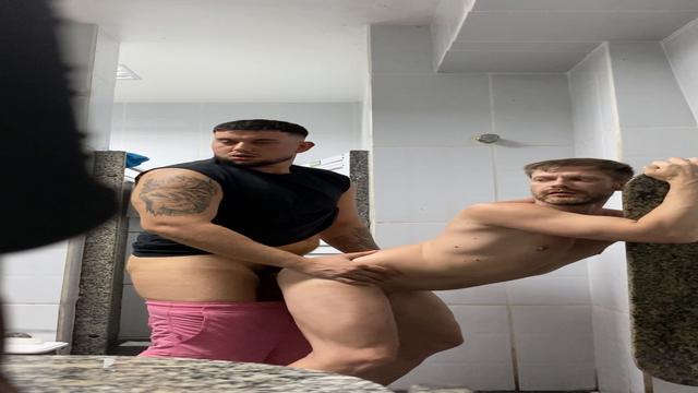 Levando @vamosagilizar no banheiro