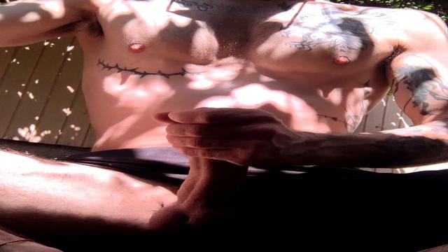 Aliviando o tesão.. muito leite 