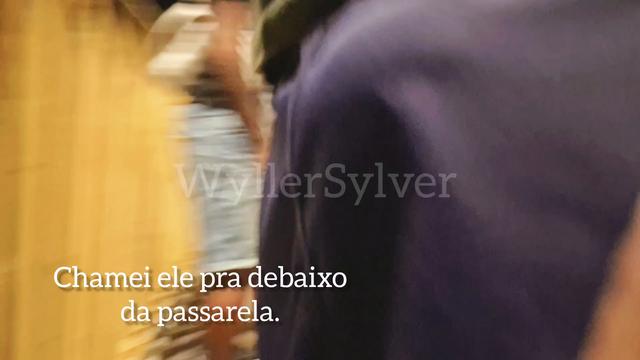Mamei o macho no Centro debaixo da passarela.