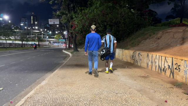 Hotpaulostano pediu pra da um cheiro e acabou sendo ...