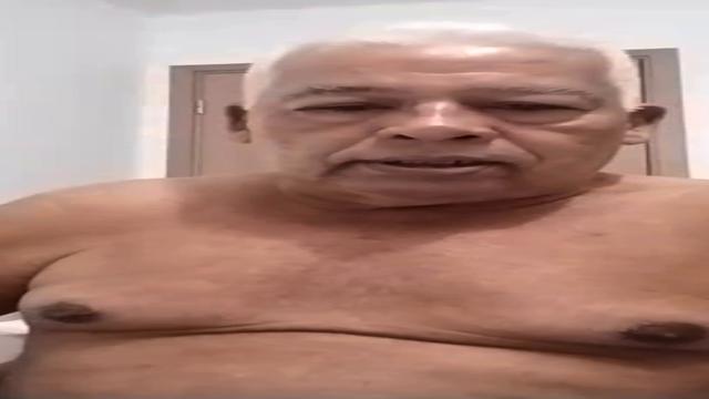 Mais um vídeo longo do aposentado lisinho sempre mui...