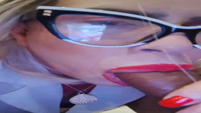 Macho pauzudo metendo fez de depósito 