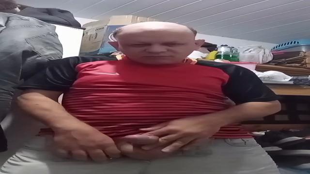 Paizão hétero , nunca deixou homem mamar mas disse q...