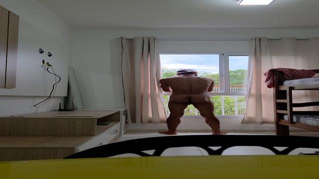 Ficar sozinho no apartamento da nisso 