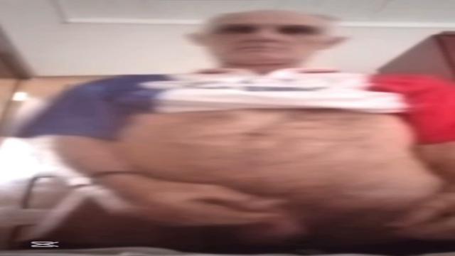 Coroa bem magrinho peludo pau pequeno mas fica igual...