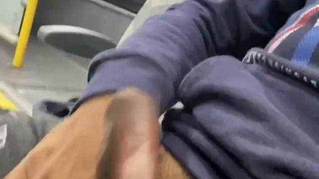Pai duro no busão 