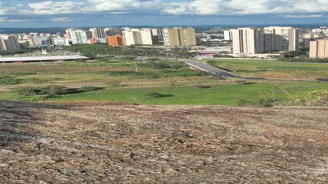 De boa na pedra Nudista