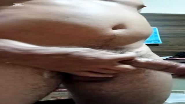 Vídeo inédito desse roludo, acho que é a rola mais c...