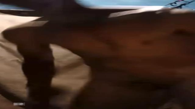 Pintor aposentado 62 anos batendo punheta no horário...