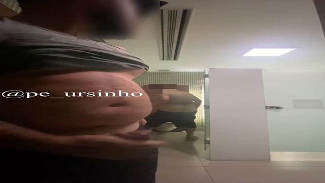 V226 Rapidinha no shopping 