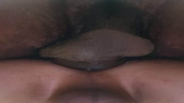 Negão da rola grossa encheu meu cool de leite 