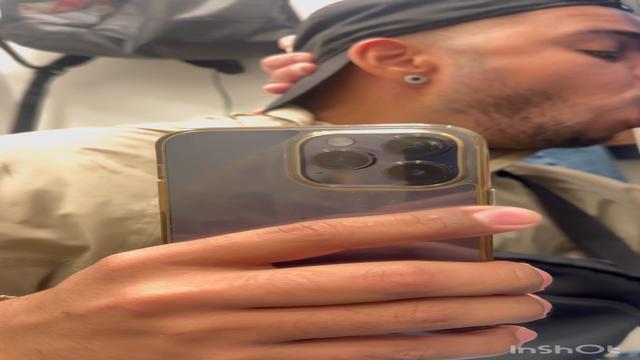 Mamando gostoso no provador de roupa 