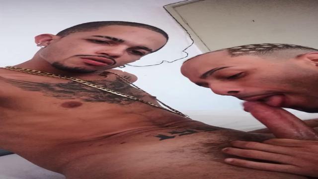 Novinho Me Mamando Gostoso 