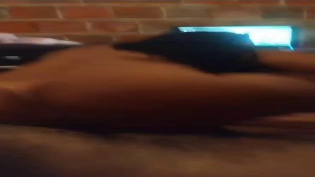 VAZOU video da safada sentando na pica