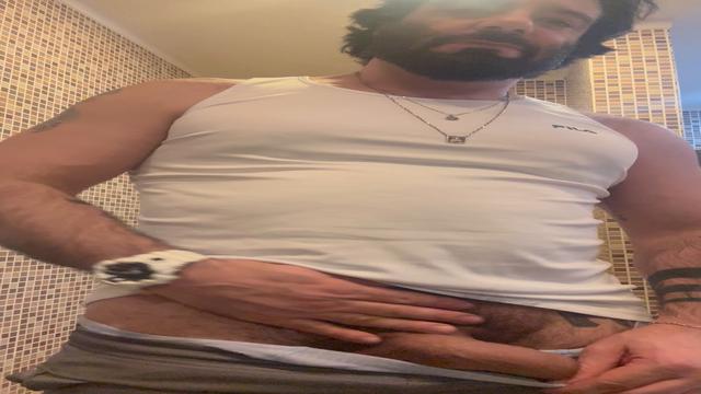 Cabelo de cima cortado! Já o de baixo…