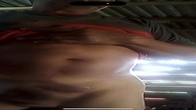 Leitinho quente do coroa na garagem de casa .. 59 an...