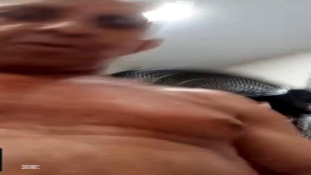 Part 2 do coroa da escola gozou e depois continuou c...