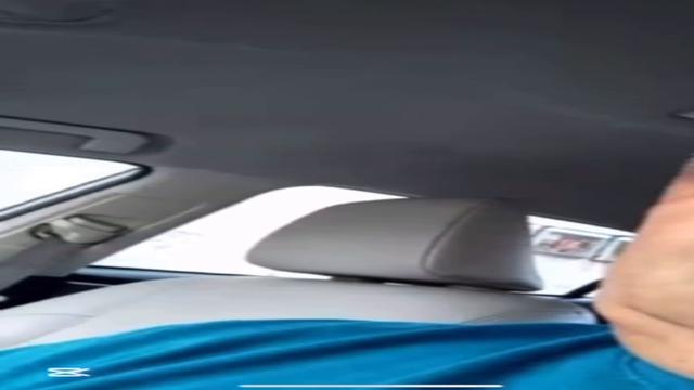 Motorista  53 anos meio tímido mostrando a rola em r...