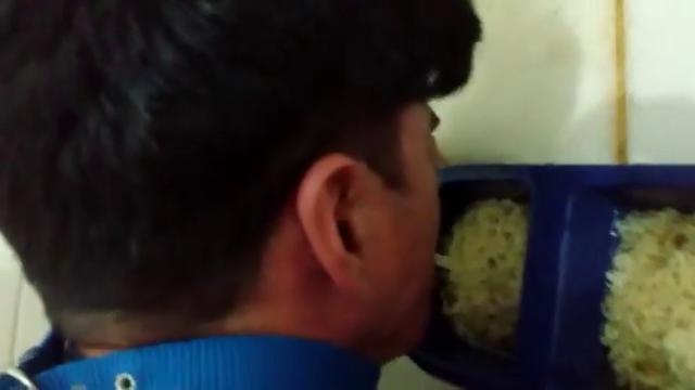 Almoço da vagabunda está servido 