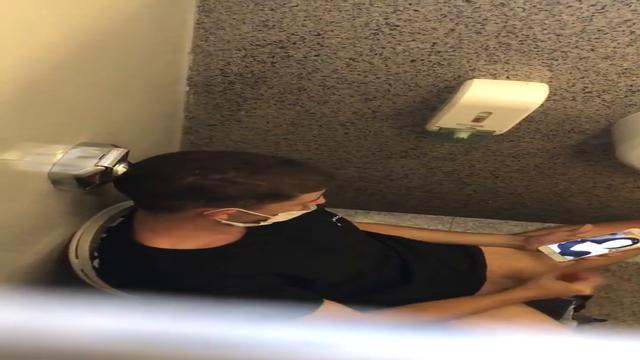 Novinho no banheiro da facul 