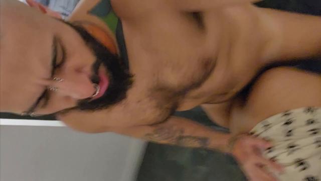 batendo leite de 6 no cu do puto