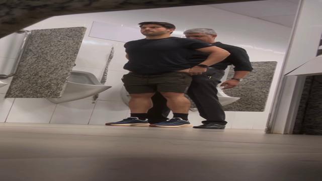 Gostoso deu a bundinha pro paizão gostoso