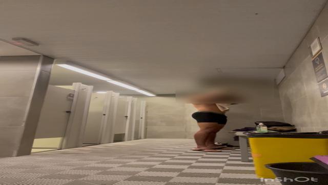Macho gostoso de cueca preta 