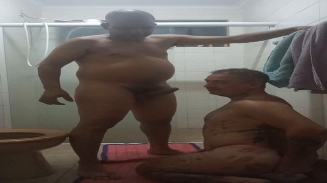 Macho peão de obra, viciou em pegar meu cuzao guloso...