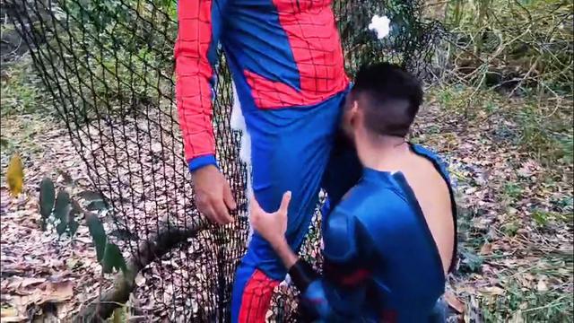 Cosplay de putos . Homem Aranha e Pantera negra deto...