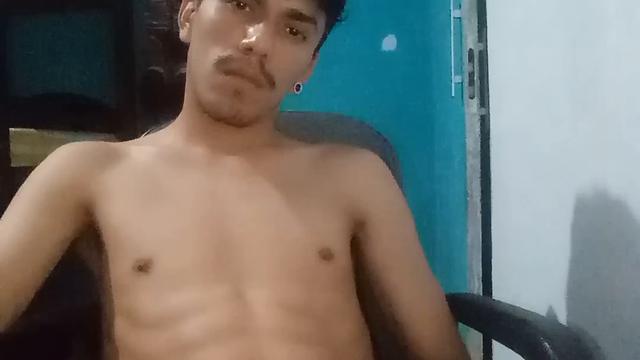 Batendo uma ate gozar pra voces