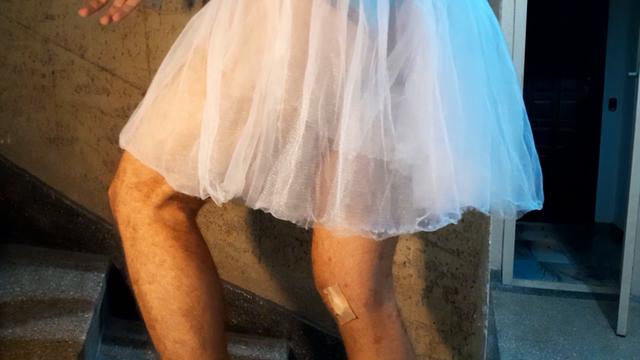 220 - A escada do prédio já virou o nosso quarto