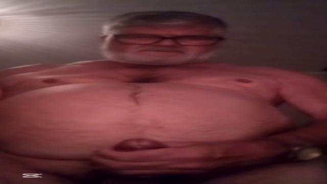 Mais uma leitada inédita dele .. barriga gostosa cara de safado é rola grande e peluda