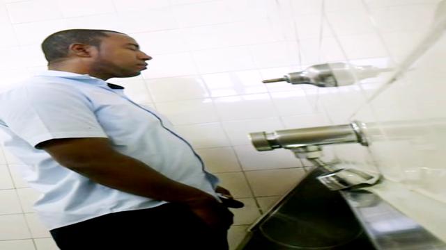 Pissing #73