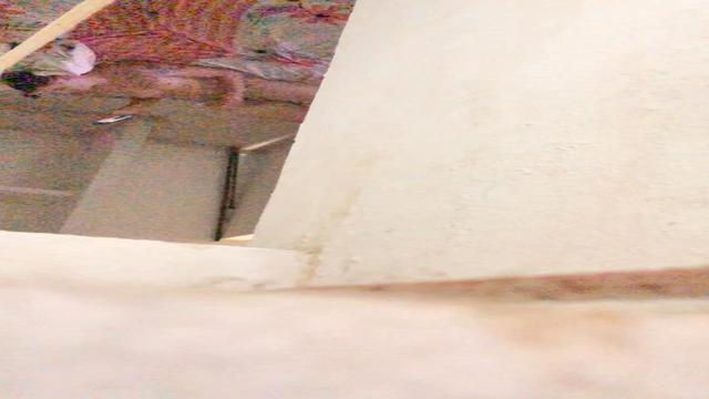 Vizinho novinho batendo uma 