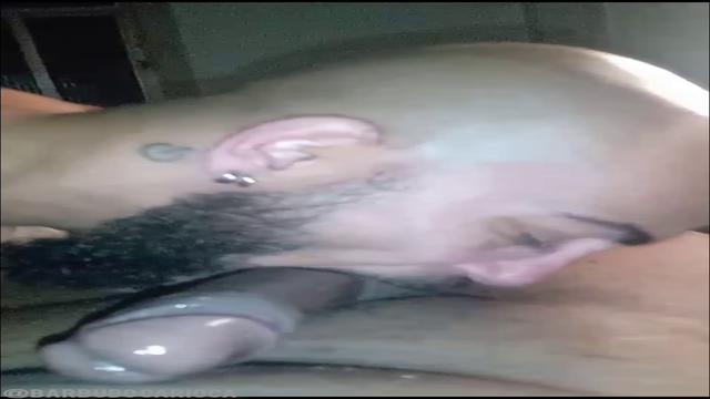 Chorando na pica do Hétero casado