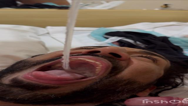 bastante cuspe pra ele aproveitar