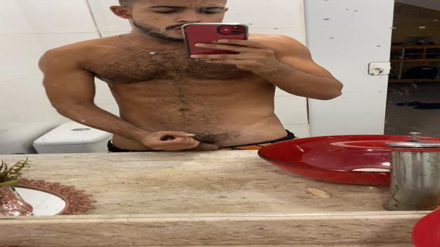 Gozando no espelho do banheiro 