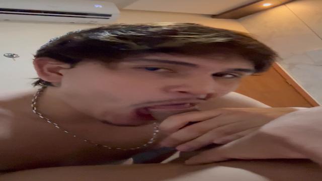 Chupei gostoso esse novinho 